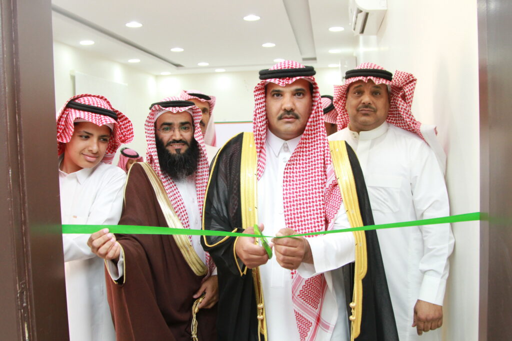 رئيس مركز وادي النخيل يفتتح مقر جمعية التنمية الأهلية في المركز